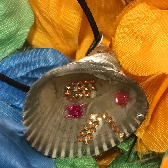 Seashell Handmade Necklace - Picture 9 of 16